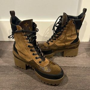 COPY - COPY - Louis Vuitton Laureate Platform Desert Boot. Size 38